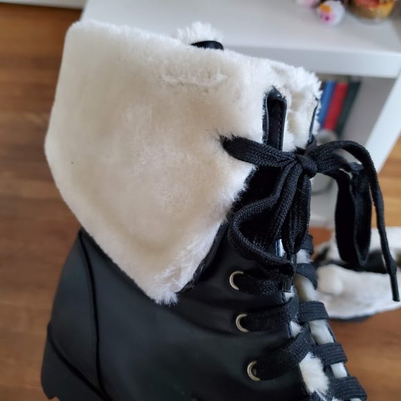 🖤Hot Topic Fur-Lined Combat Boots🖤 - Picture 4 of 6